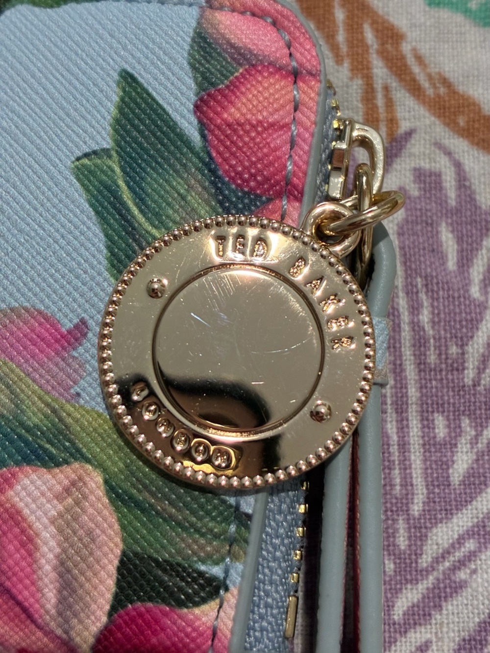 Ted Baker Card Case with Zipper. Outside holds 4 Cards.Inside 3 compartments.NWT - Picture 5 of 10
